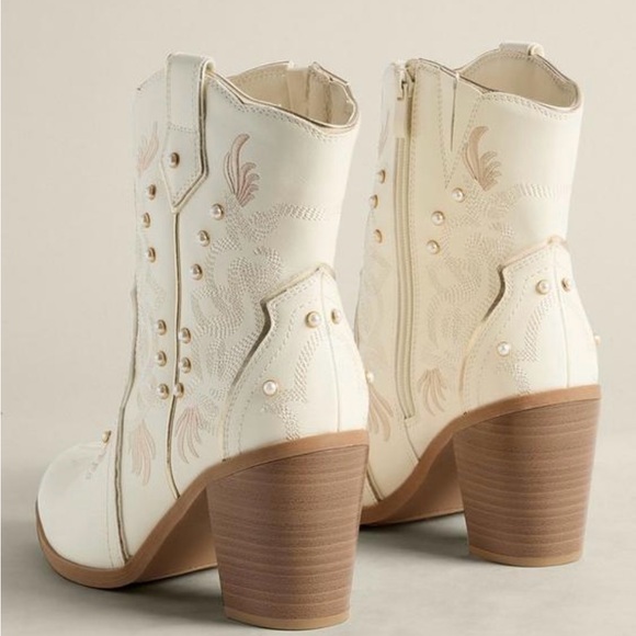 White Cream Pearl Western Booties with Pearl Gold Accents Size 10 WW - Picture 7 of 16